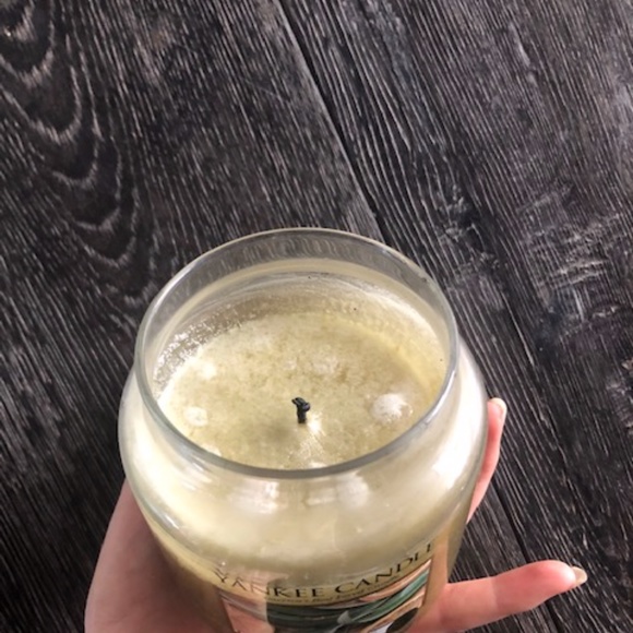 Sage & Citrus Yankee Candle (411g), Almost New. FREE with purchase over 50.00. - Picture 3 of 6